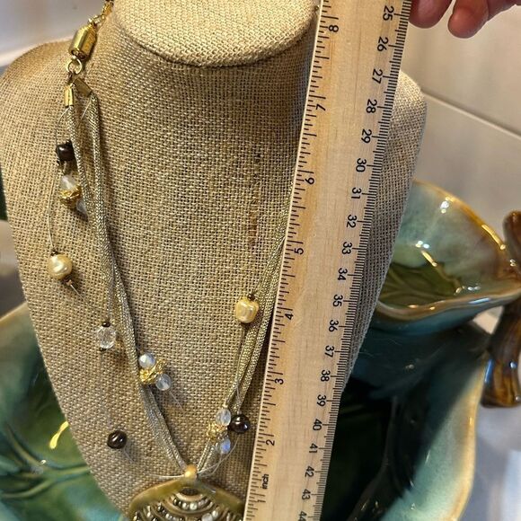 Chicos illusion Necklace Gold Tone Shell Pendant - Picture 7 of 7